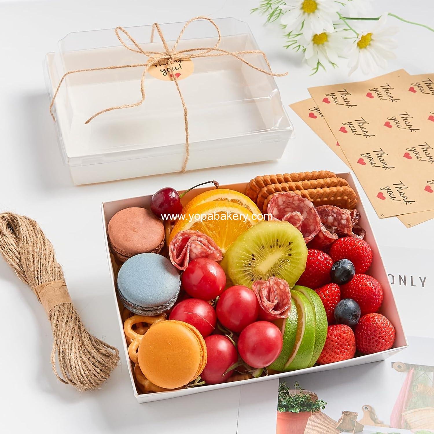 Wholesale 50 Pack Disposable Charcuterie Boxes 7 x 5 Inches with Clear Lids, To Go Food Containers for Pastries, Chocolate Covered Strawberries, Hot Cocoa Bombs (White) Factory