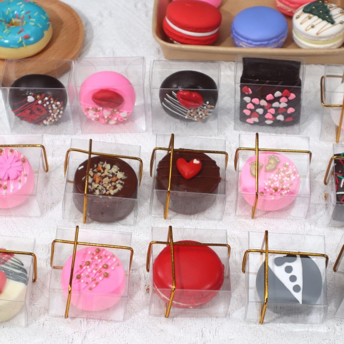 Wholesale 50 Pack 2x2x1.2 Inch Clear Plastic Single Macaron Boxes Party Favor Bakery Chocolate Covered Oreo Factory