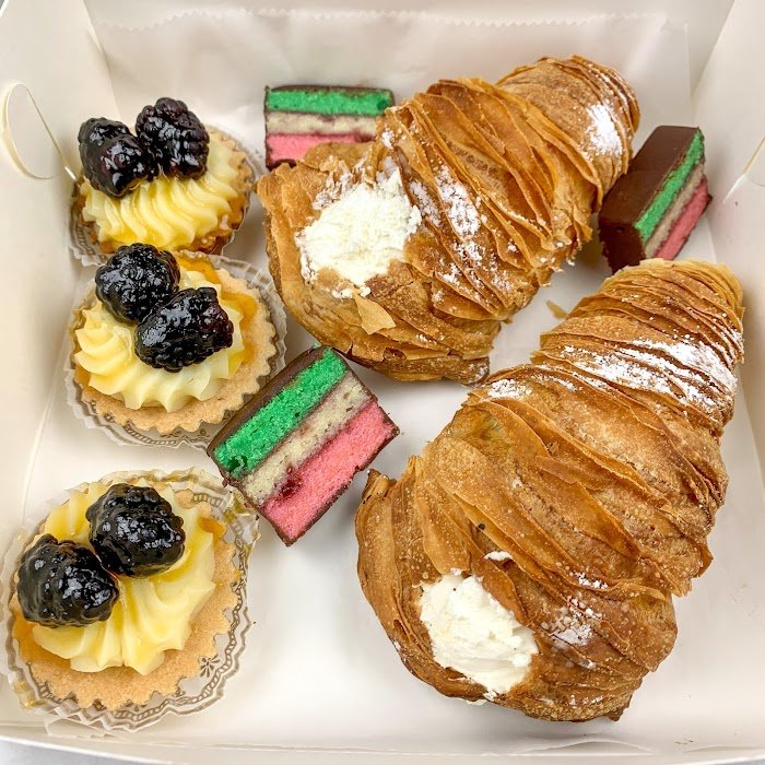 Veniero's Pasticceria & Caffe Review: New York's Ultimate Bakery Indulgence Unveiled