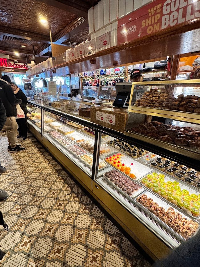 Veniero's Pasticceria & Caffe Review: New York's Ultimate Bakery Indulgence Unveiled