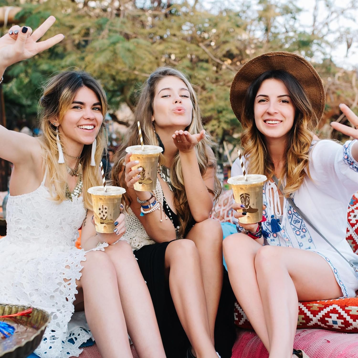 Wholesale 100 Pack 12oz Cowboy Plastic Disposable Cups with Lids Straws Brown Boots Design for Western Birthday Baby Shower 4 Patterns Factory