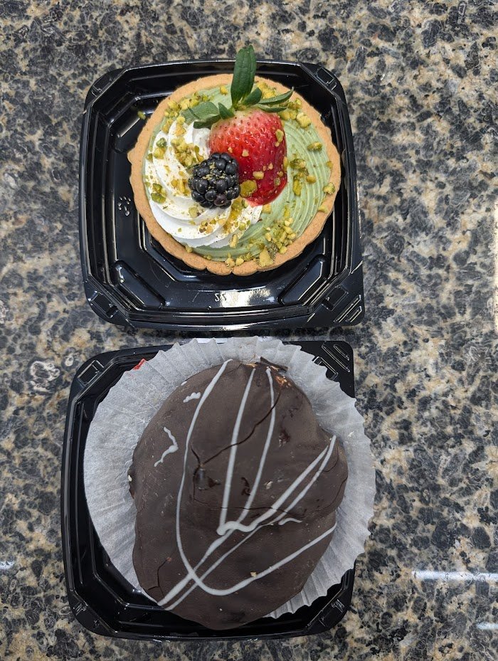 NY Bakery and Desserts Midtown Review: New York's Supreme Bakery Indulgence Revealed