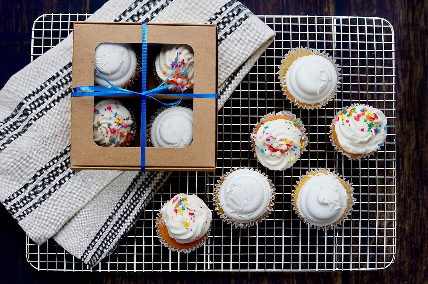 Wholesale 24pcs Kraft Treat Boxes with Window Dividers 4 Medium Compartments 6x6x2.4in Cookie Pastry Baked Goods Valentine Boxes Factory