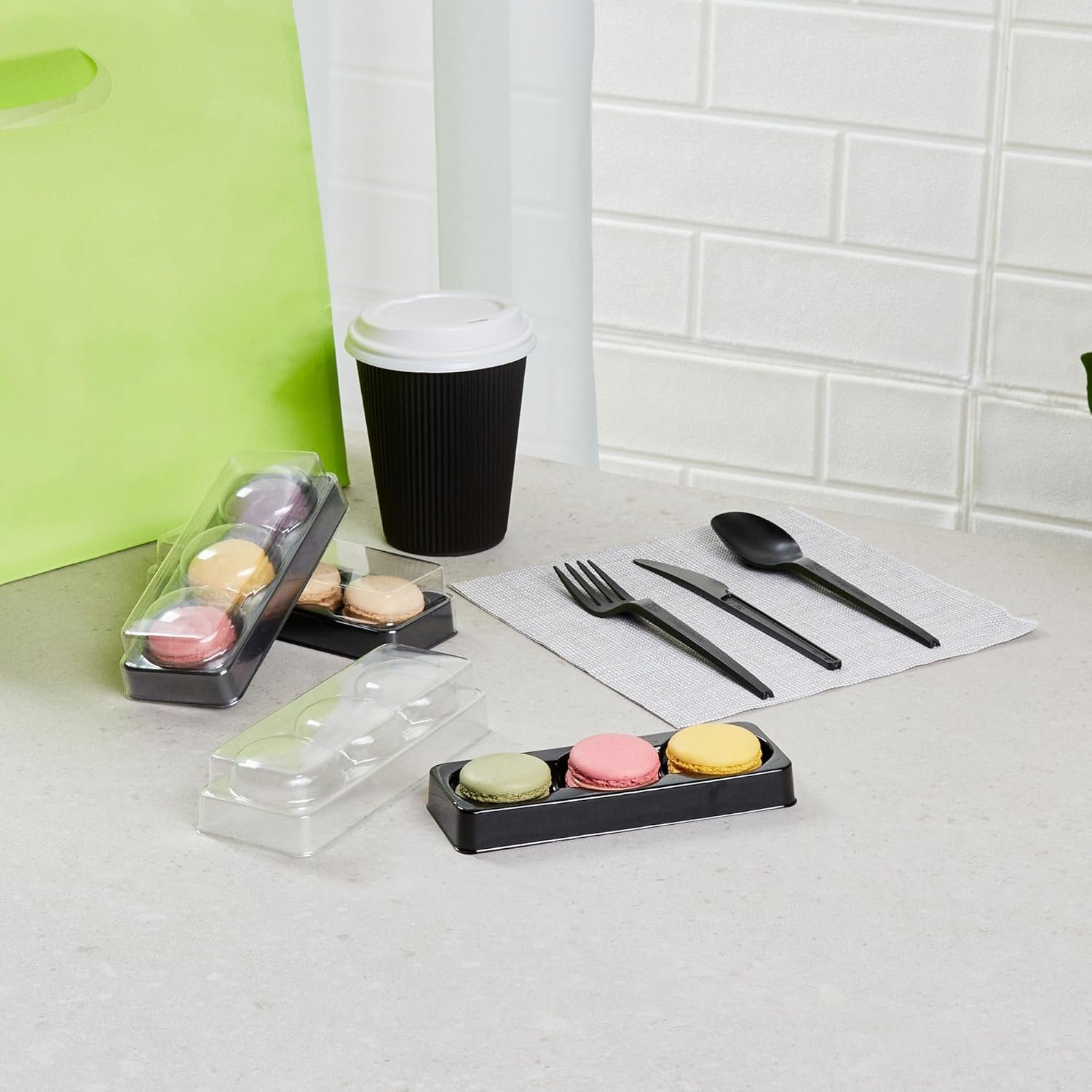 Wholesale 5.7 x 2.2 x 1.4 Inch Macaron Boxes 100 Pack Fits 3 Durable Disposable Black PET Plastic Shockproof Clear Lid Factory Wholesale 5.7 x 2.2 x 1.4 Inch Macaron Boxes 100 Pack Fits 3 Durable Disposable Black PET Plastic Shockproof Clear Lid Factory