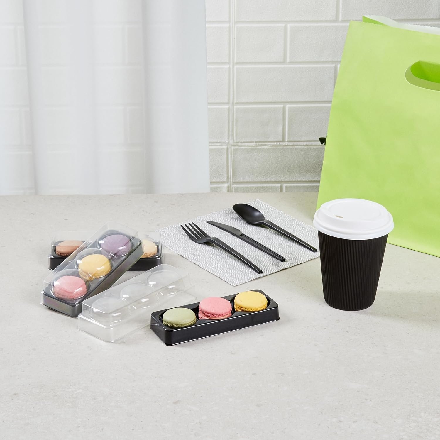 Wholesale 5.7 x 2.2 x 1.4 Inch Macaron Boxes 100 Pack Fits 3 Durable Disposable Black PET Plastic Shockproof Clear Lid Factory Wholesale 5.7 x 2.2 x 1.4 Inch Macaron Boxes 100 Pack Fits 3 Durable Disposable Black PET Plastic Shockproof Clear Lid Factory