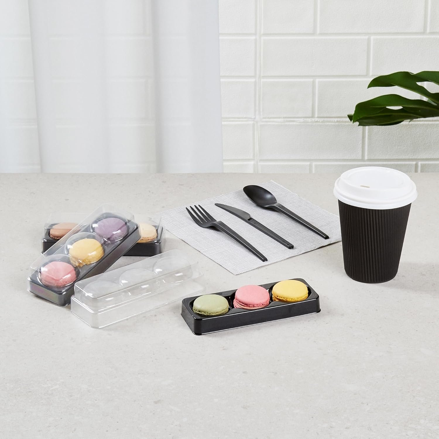 Wholesale 5.7 x 2.2 x 1.4 Inch Macaron Boxes 100 Pack Fits 3 Durable Disposable Black PET Plastic Shockproof Clear Lid Factory Wholesale 5.7 x 2.2 x 1.4 Inch Macaron Boxes 100 Pack Fits 3 Durable Disposable Black PET Plastic Shockproof Clear Lid Factory