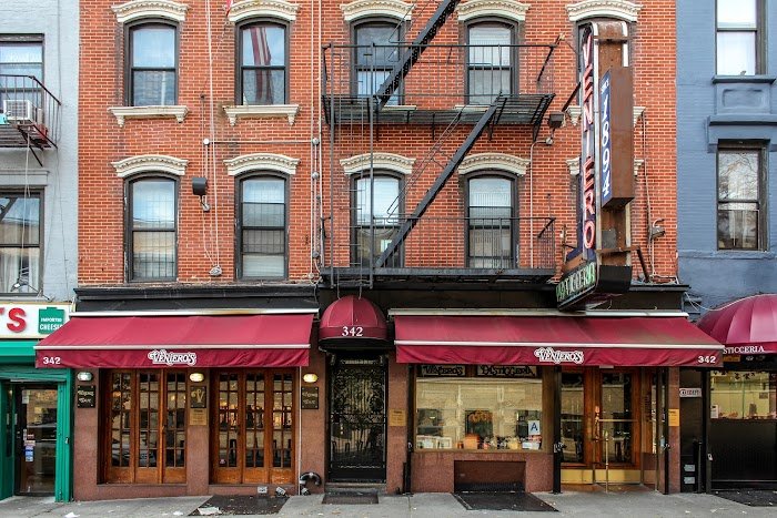 Veniero's Pasticceria & Caffe Review: New York's Ultimate Bakery Indulgence Unveiled