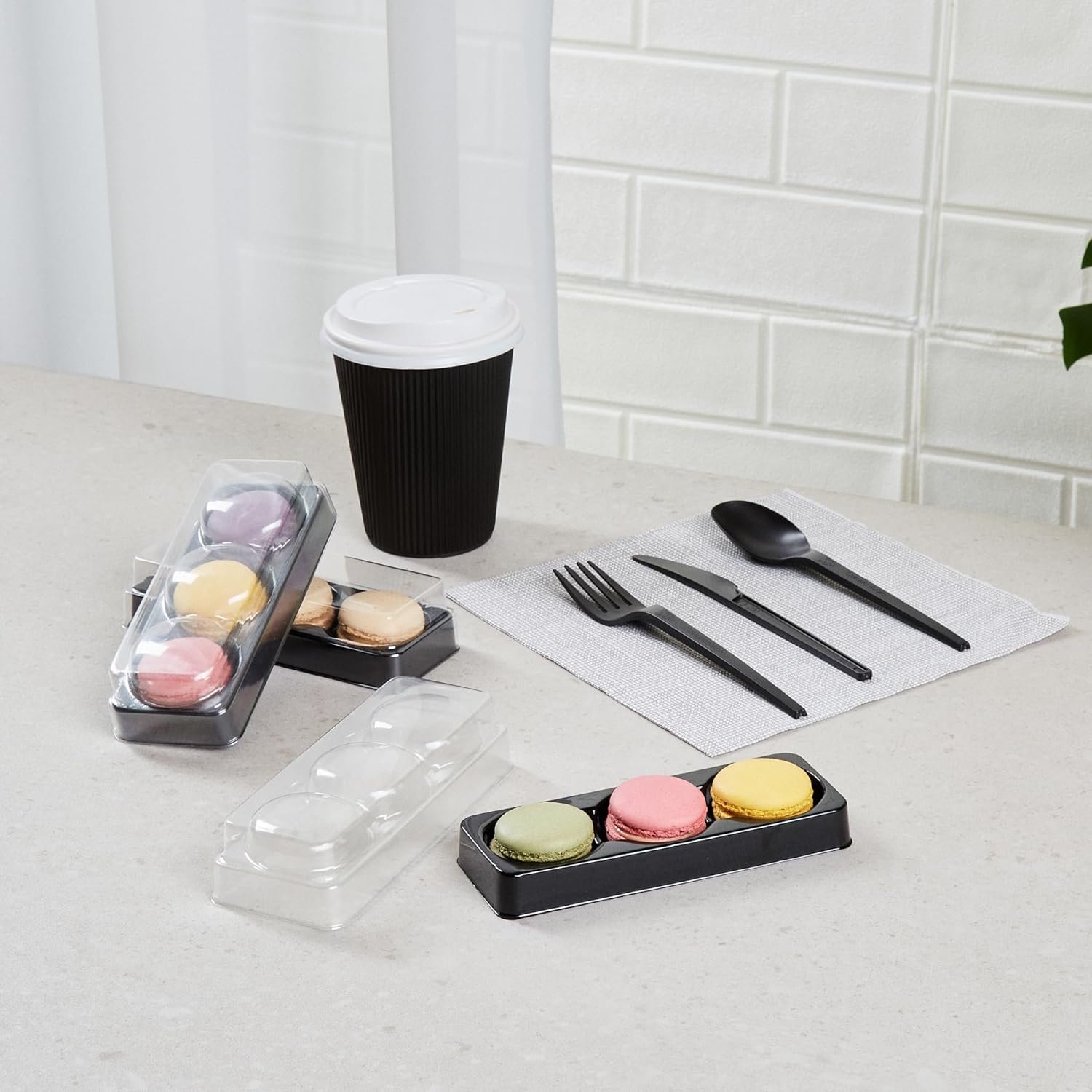 Wholesale 5.7 x 2.2 x 1.4 Inch Macaron Boxes 100 Pack Fits 3 Durable Disposable Black PET Plastic Shockproof Clear Lid Factory Wholesale 5.7 x 2.2 x 1.4 Inch Macaron Boxes 100 Pack Fits 3 Durable Disposable Black PET Plastic Shockproof Clear Lid Factory