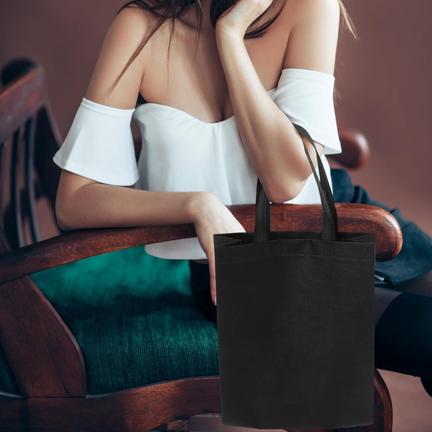 Wholesale 50pcs Black Non-woven Reusable Shopping Tote Bags with Handles for Party Favors Presents Groceries Factory