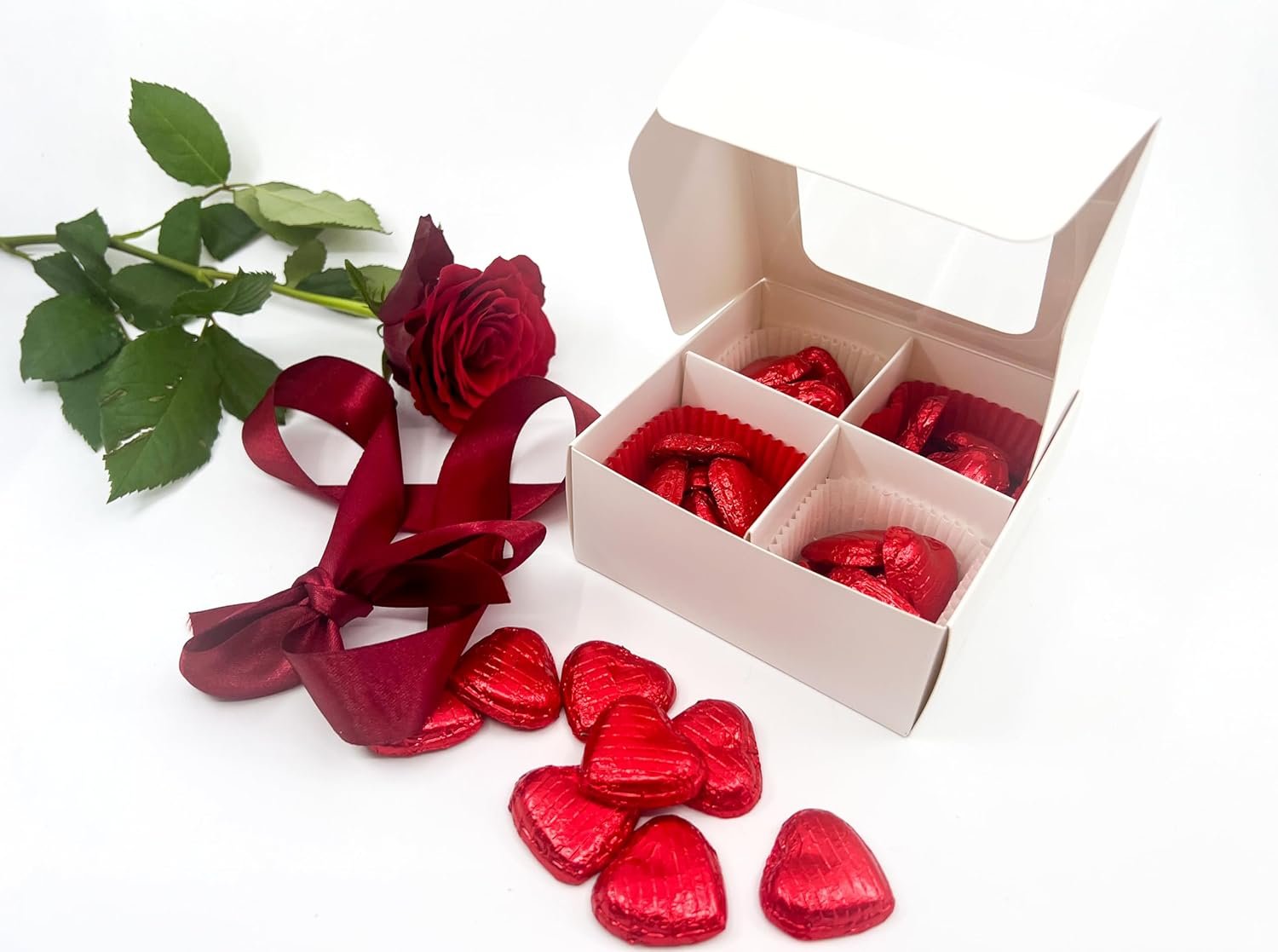 Wholesale 20pcs White Window Treat Boxes Dividers 4 Small Compartments 4.5x4.5x1.9in Chocolate Strawberries Macaron Baked Goods Packaging Factory