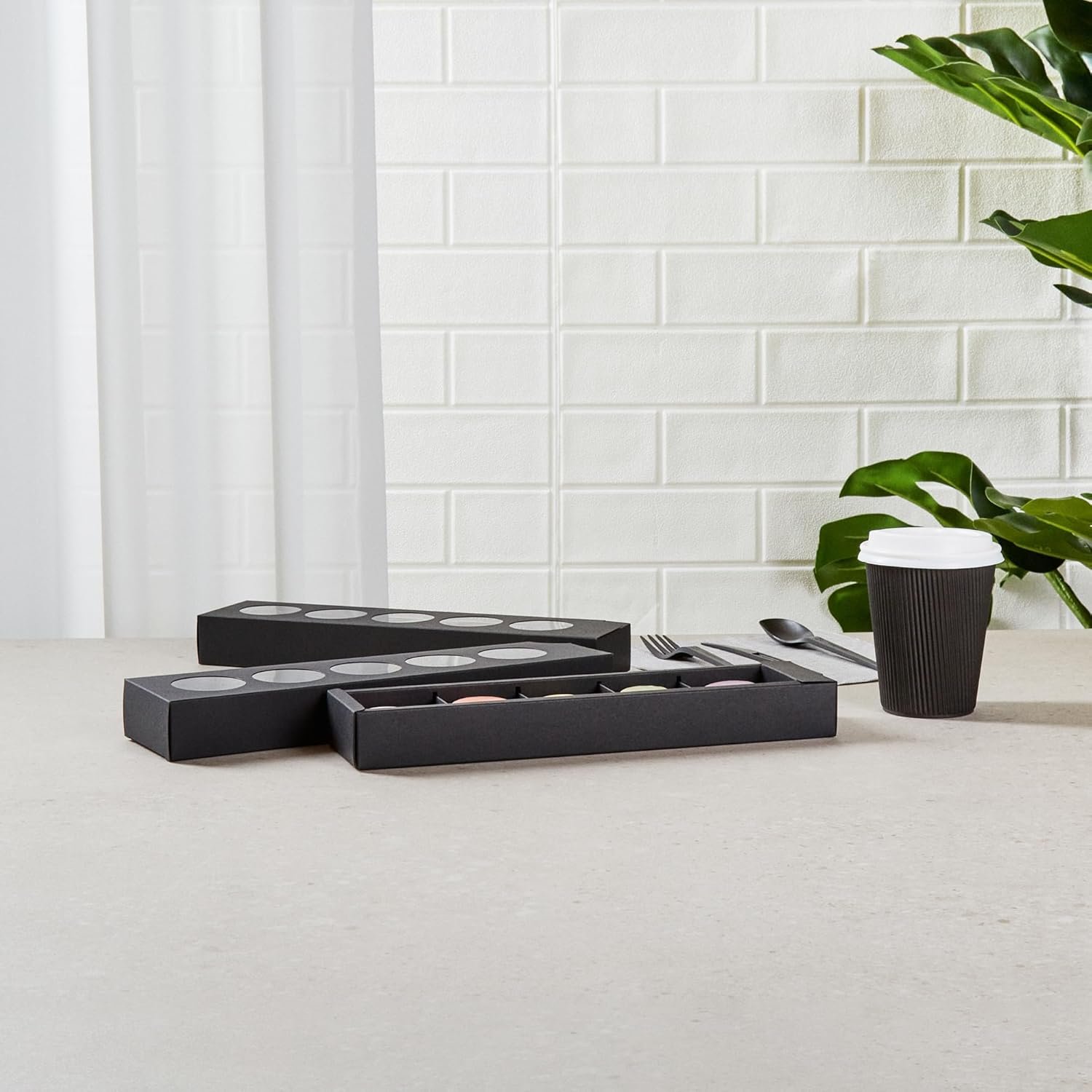 Wholesale 12 Inch Macaron Boxes 100 Pack Holds 5 with Lids Black Paper Gift Packaging Separate Compartments for Gifts Parties Factory