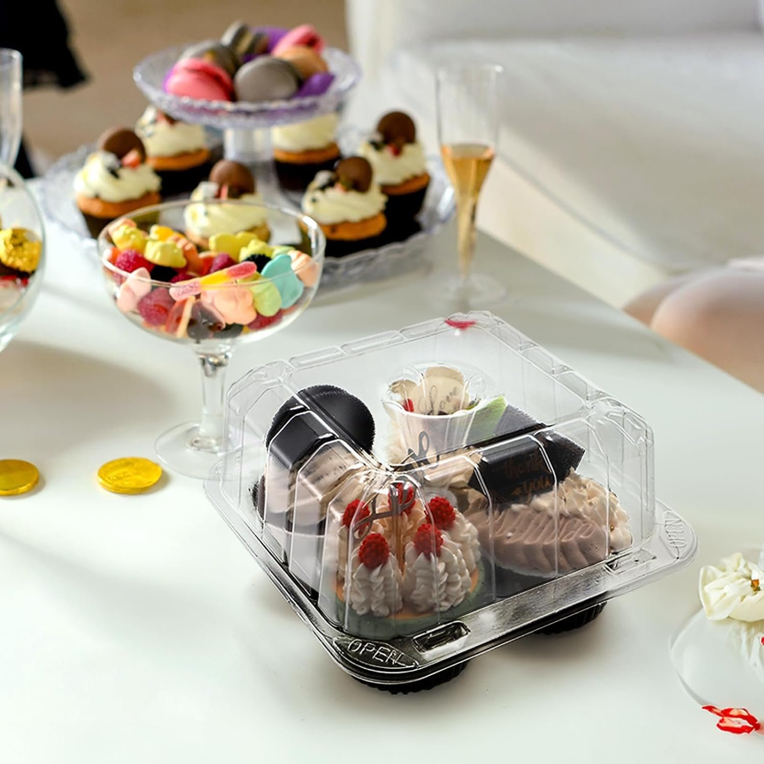 Wholesale 50-Pack Clear 4-Cavity Plastic Cupcake Holders Deep Dome Disposable Dessert Containers Bakery Carrying Boxes Factory