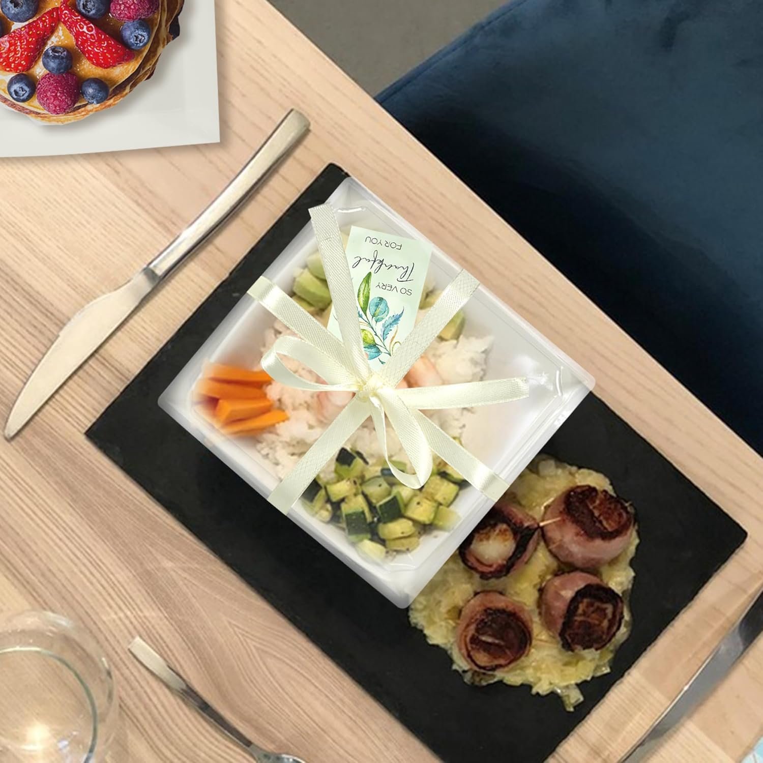 Wholesale 50PCS Charcuterie Boxes Clear Lids 5.3x5x2.5 Inch Paper Bakery Food Containers for Desserts Sandwiches Cookies Cake Slices Strawberries Factory