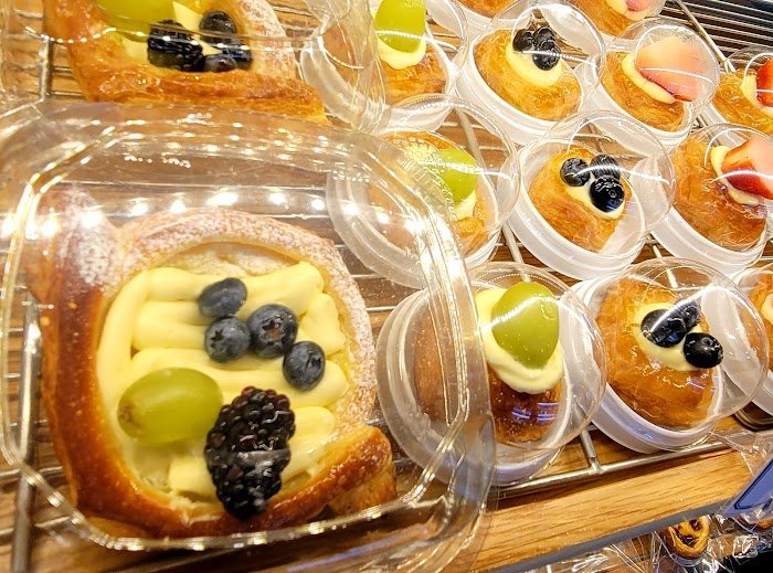 What’s the Buzz About Paris Baguette at 550 Market St? San Francisco Bakery Review What’s the Buzz About Paris Baguette at 550 Market St? San Francisco Bakery Review