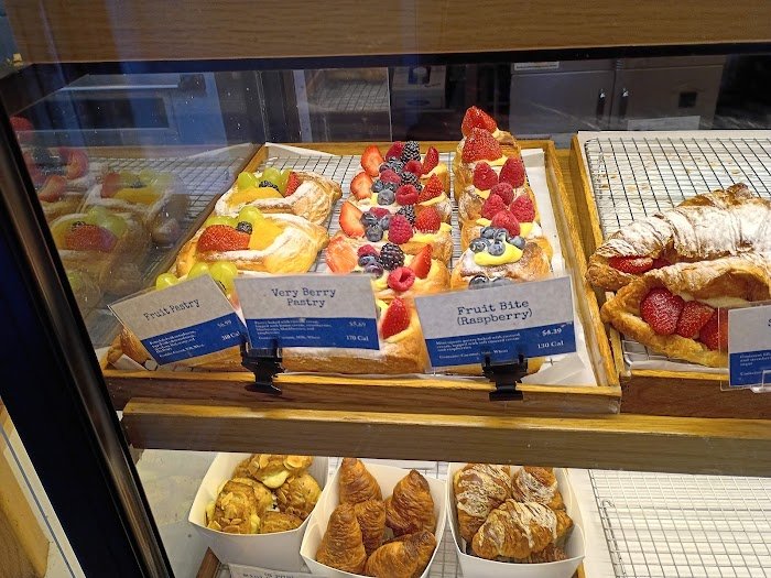 What’s the Buzz About Paris Baguette at 550 Market St? San Francisco Bakery Review What’s the Buzz About Paris Baguette at 550 Market St? San Francisco Bakery Review
