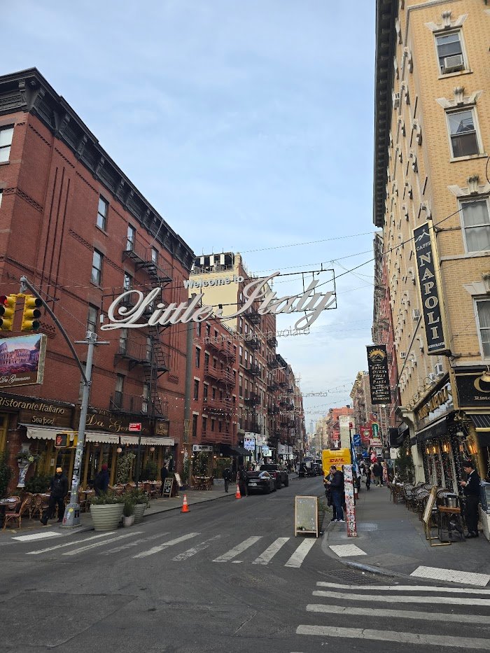 Discovering Ferrara Bakery & Cafe: New York's Timeless Pastry Paradise Review