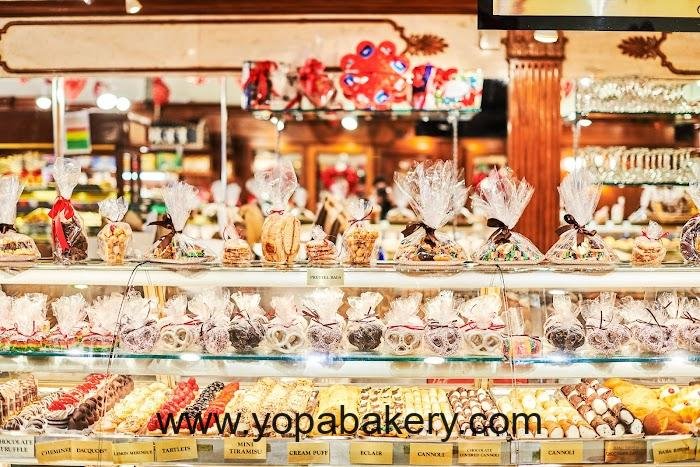 Discovering Ferrara Bakery & Cafe: New York's Timeless Pastry Paradise Review
