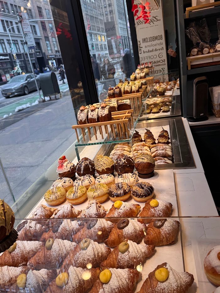Zeppola Bakery Review: Unveiling the Sweetest Italian Delights at 499 7th Ave, NYC