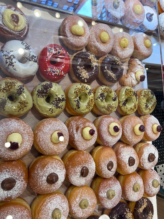 Zeppola Bakery Review: Unveiling the Sweetest Italian Delights at 499 7th Ave, NYC