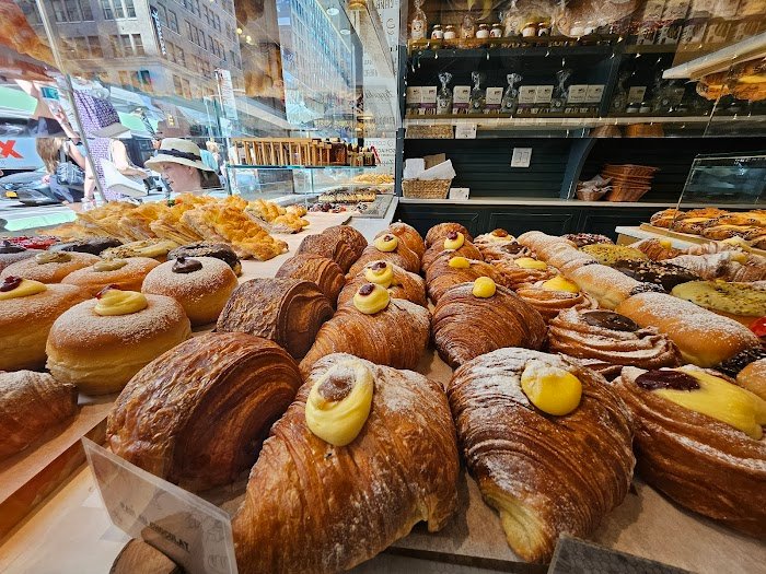 Zeppola Bakery Review: Unveiling the Sweetest Italian Delights at 499 7th Ave, NYC