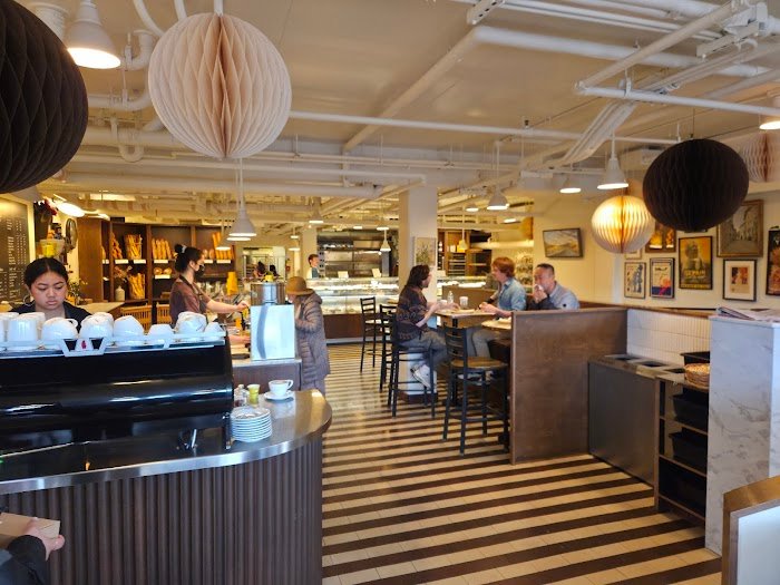 Le Panier Bakery Review: Seattle's Pike Place Gem for Unrivaled French Delights