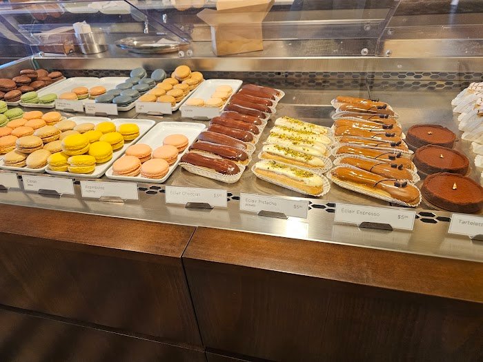 Le Panier Bakery Review: Seattle's Pike Place Gem for Unrivaled French Delights