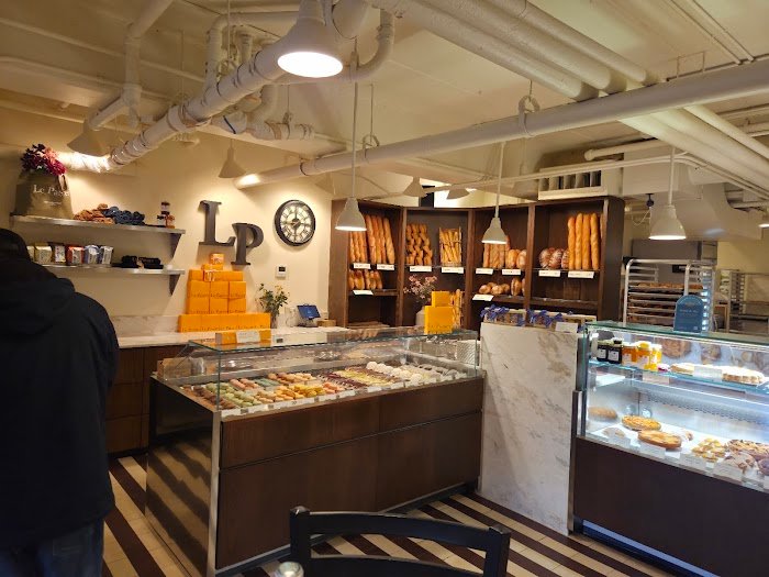 Le Panier Bakery Review: Seattle's Pike Place Gem for Unrivaled French Delights