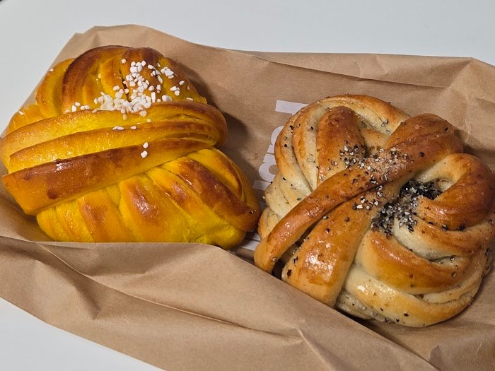 Fabrique Artisan Bakery Review: Uncovering the Supreme Swedish Treats in New York's Meatpacking District
