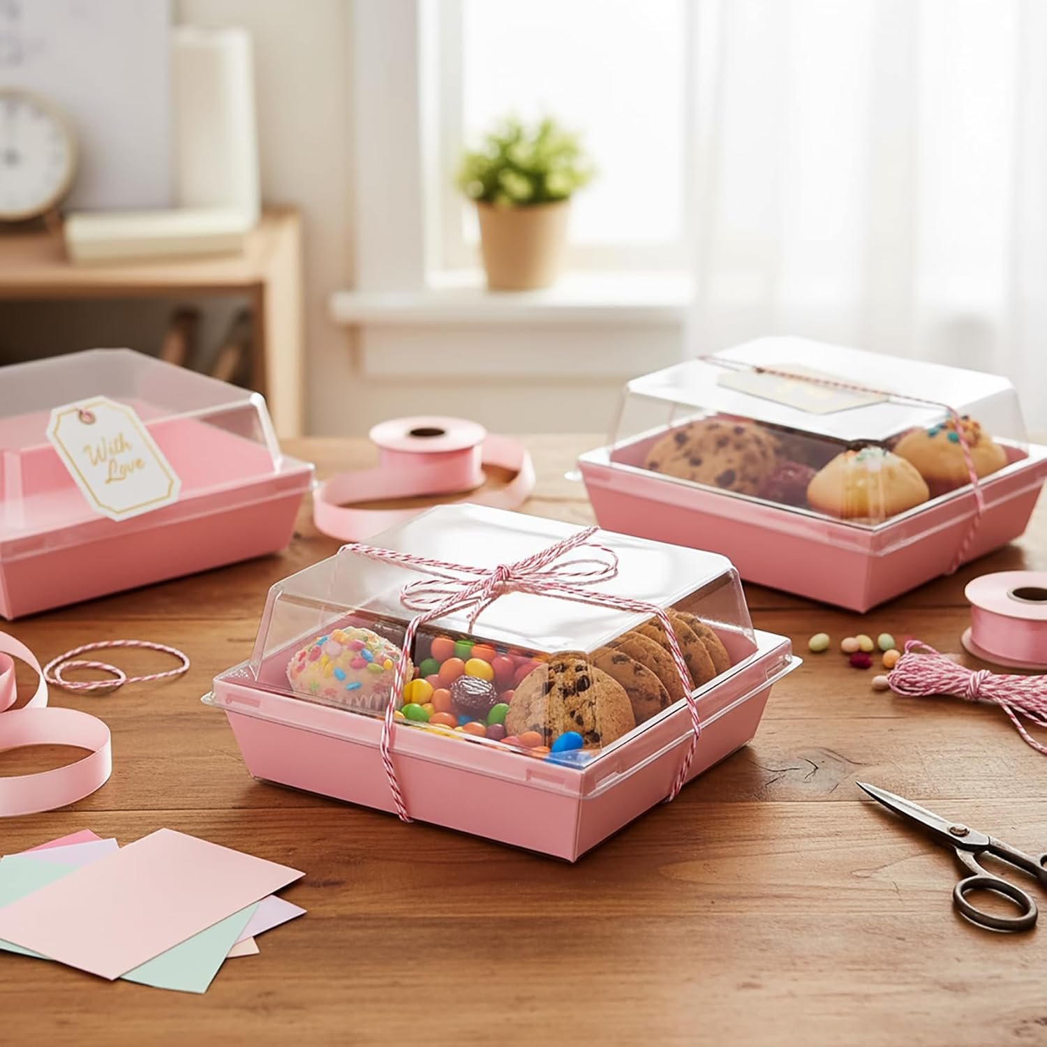 Wholesale 100 Pcs Pink Paper Charcuterie Boxes with Clear Lids 5.3 x 5.1 x 2.4 Inch Cardboard Dessert Food Containers with Rope Disposable Square for Bakery Donuts Cookies Strawberries Salads Factory