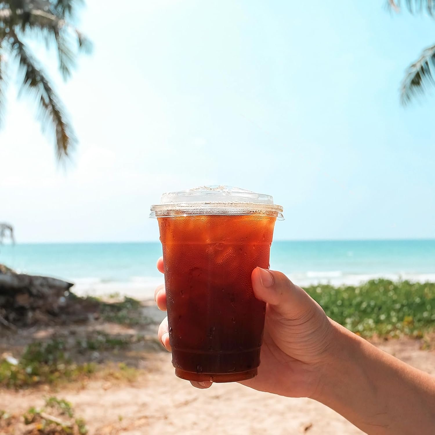 Wholesale 20 oz Clear Disposable Plastic Cups with Strawless Sip Lids 25 Sets for Iced Coffee Smoothies Cold Drinks Party Manufacturer