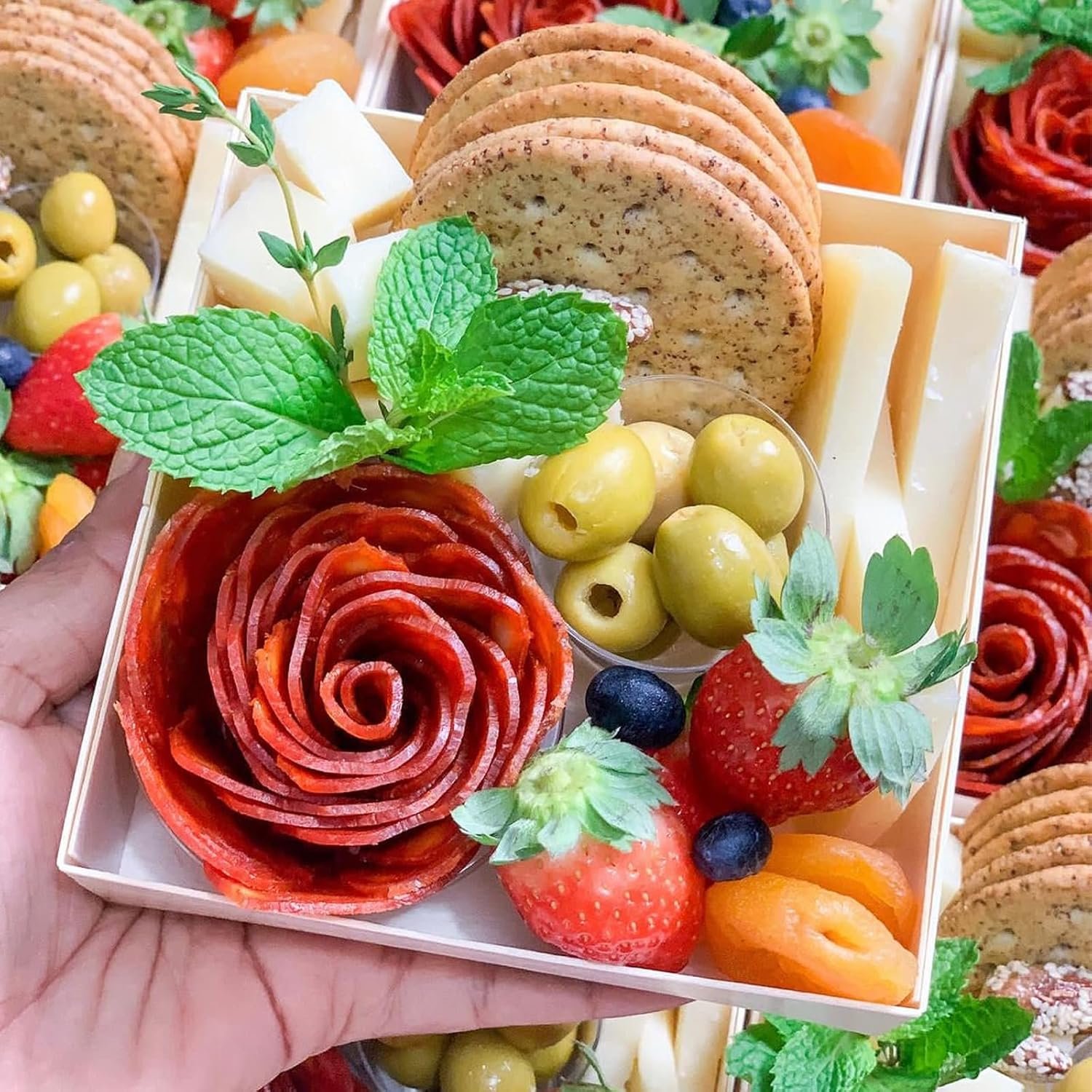 Wholesale 100 Pack 4x4x2.5 Inch Charcuterie Boxes with Clear Lids for Bakery Chocolate Covered Strawberries Mini Cake Pie Packaging Christmas Valentines Halloween Easter Manufacturer Wholesale 100 Pack 4x4x2.5 Inch Charcuterie Boxes with Clear Lids for Bakery Chocolate Covered Strawberries Mini Cake Pie Packaging Christmas Valentines Halloween Easter Manufacturer