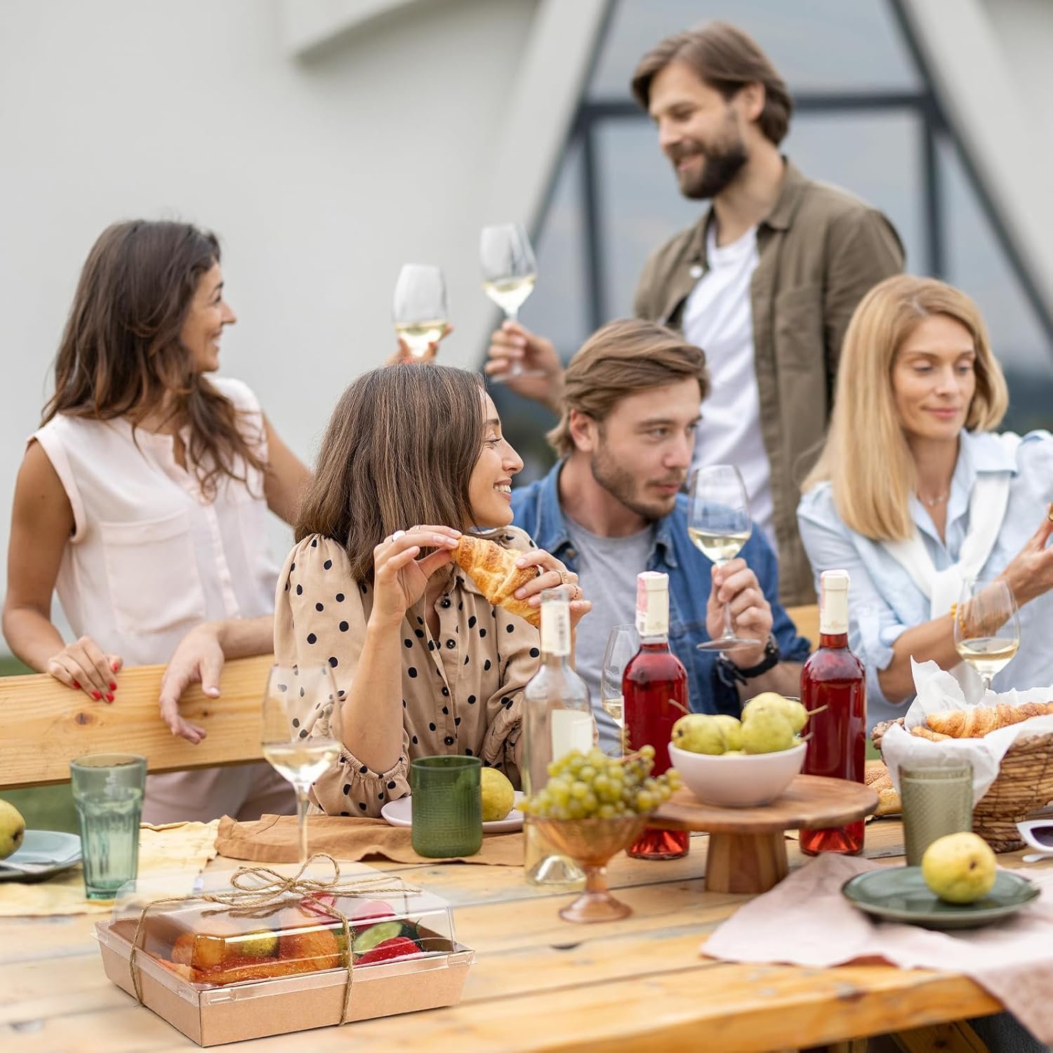 Wholesale 7x5 Inch Charcuterie Boxes with Clear Lids 80 Pack Disposable Paper Food Containers for Bakery Cake Strawberries Cookies Cupcakes Brown Manufacturer