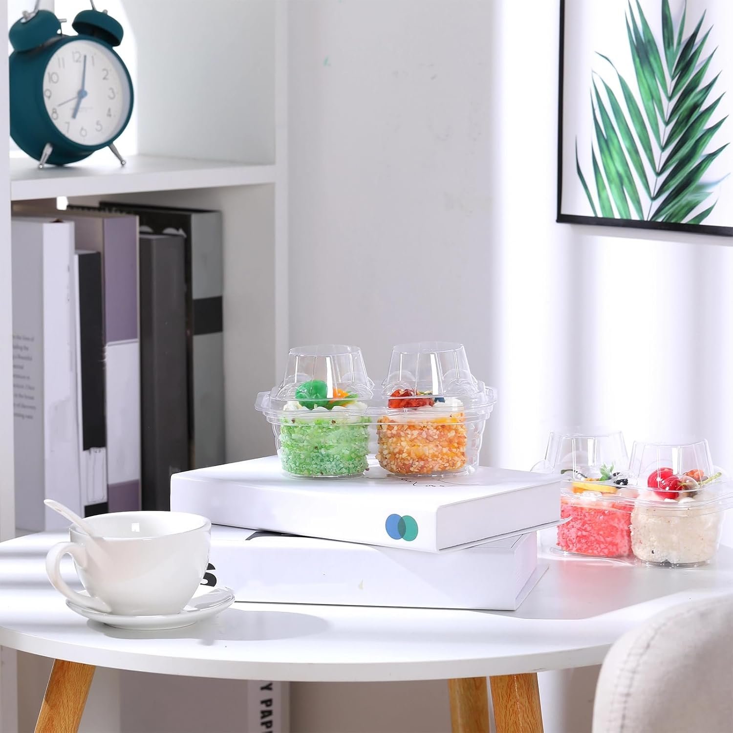 Wholesale 100 Pcs 2 Compartment Disposable Deep Plastic Cupcake Containers with Stackable Clear Lids for Muffins Pies Weddings Birthday Parties Manufacturer