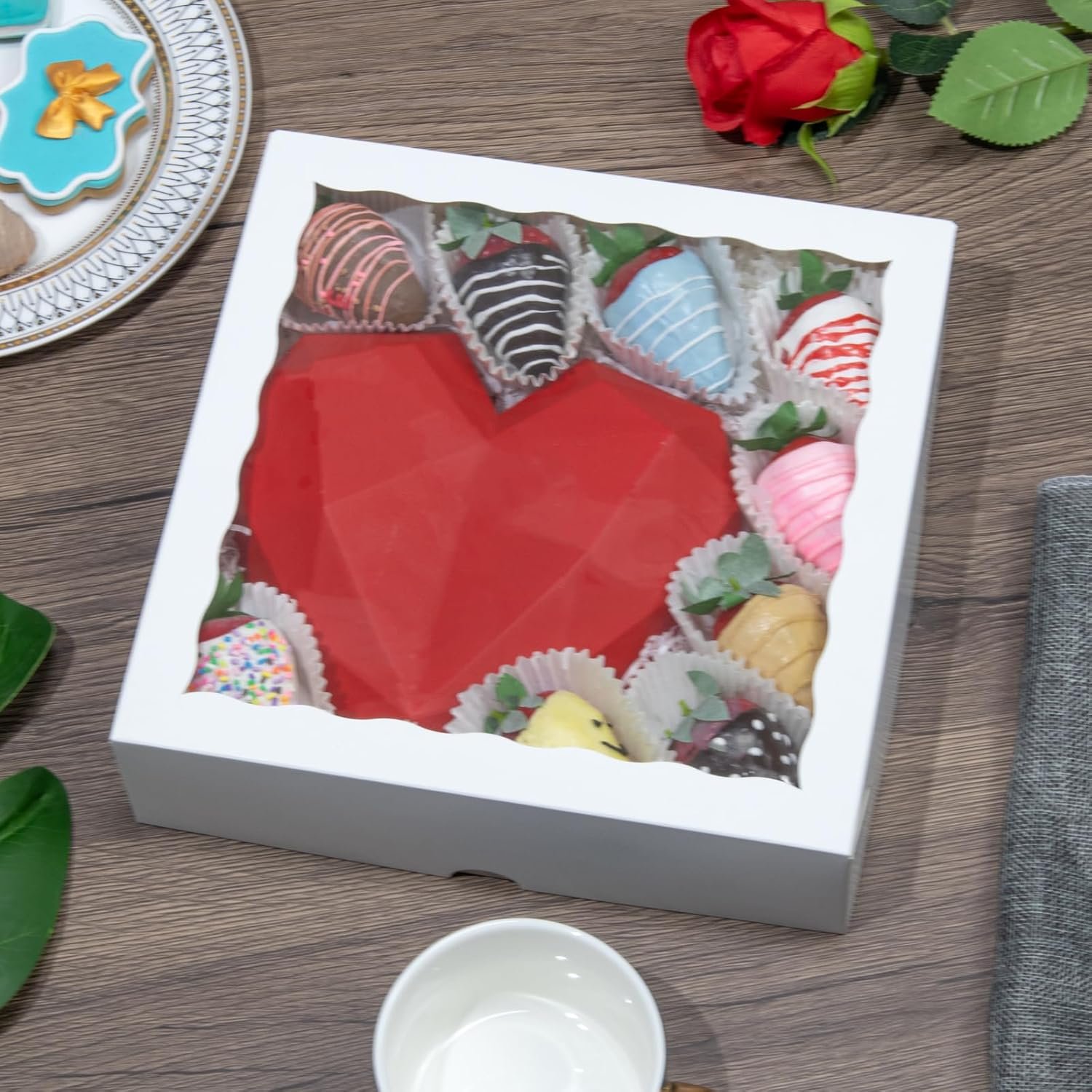 Wholesale 50pcs 9x9x2.5 Inches White Bakery Boxes for Cookies Pies Chocolate Covered Strawberries Breakable Hearts Charcuterie Valentine's Christmas Manufacturer