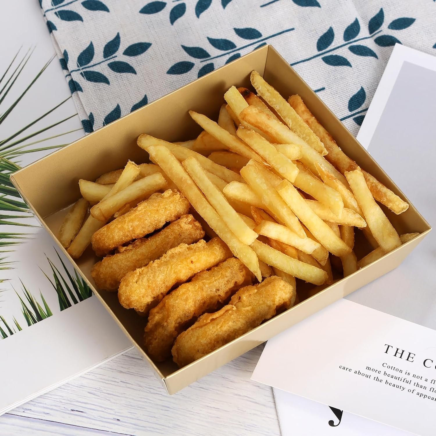 Wholesale 20 Pack Charcuterie Boxes with Clear Lids Square Disposable Paper Food Containers for Bakery Strawberries Cake Slices Donuts Parties Weddings Valentines Outdoors Home Use Gold Manufacturer